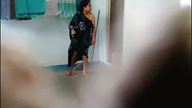 Masturbation nackte  ...