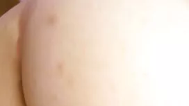 Das Mädchen macht al ...