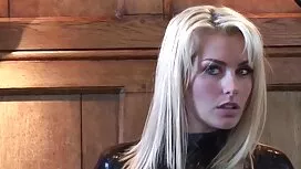 Junge Frau geile rei ...