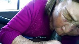 Eine junge Muschi un ...